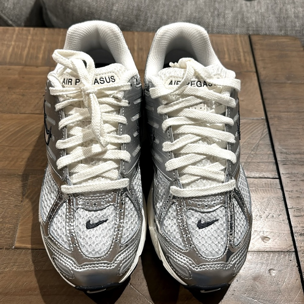 Air Pegasus Nike shoes women Sz6